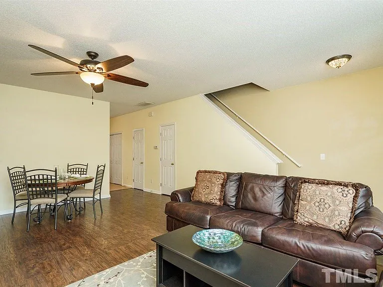 306 Silverberry Ct — Photo 3