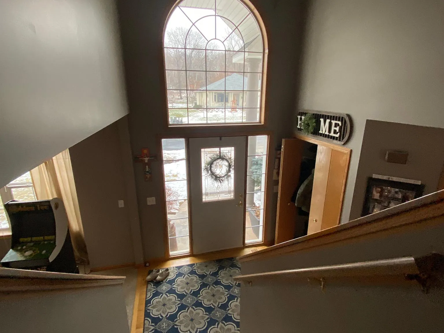 5 bed, 2600 sqft, $2,900 — Photo 2