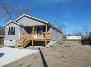 201 Kelsey St, Etowah, TN 37331