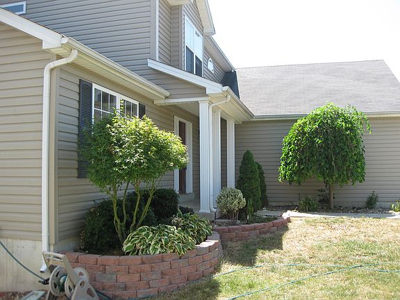 Landscaping at Covered Porch Entry