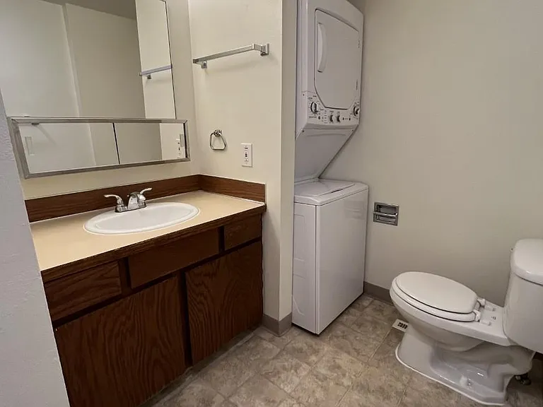 Colby Court — Photo 14