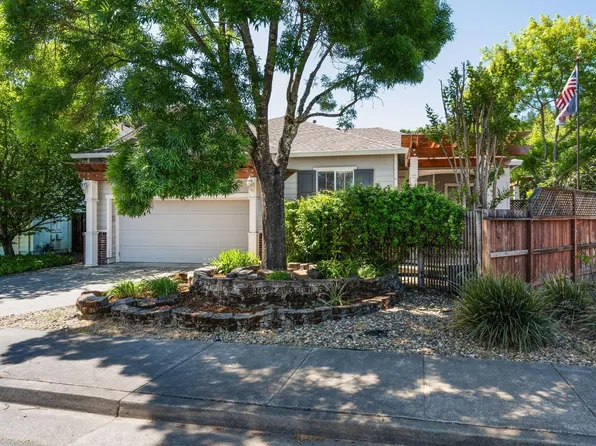 489 S Foothill Boulevard, Cloverdale, CA 95425