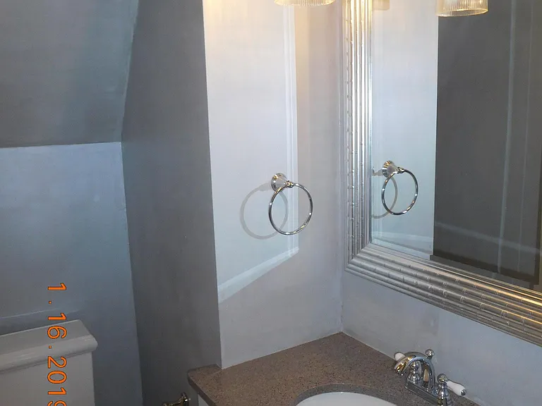 1340 Hunter Ave — Photo 16