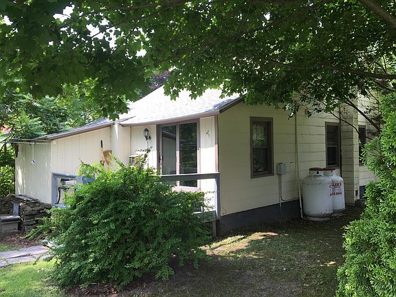 3rd image of 640 Church St