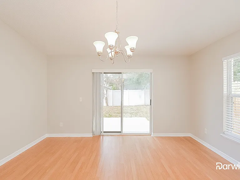 916 Stallion Way — Photo 6