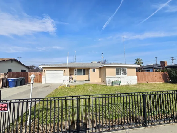 1544 E Bardsley Avenue, Tulare, CA 93274