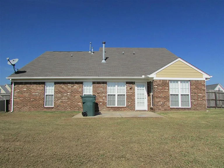 2525 Baird Dr — Photo 32