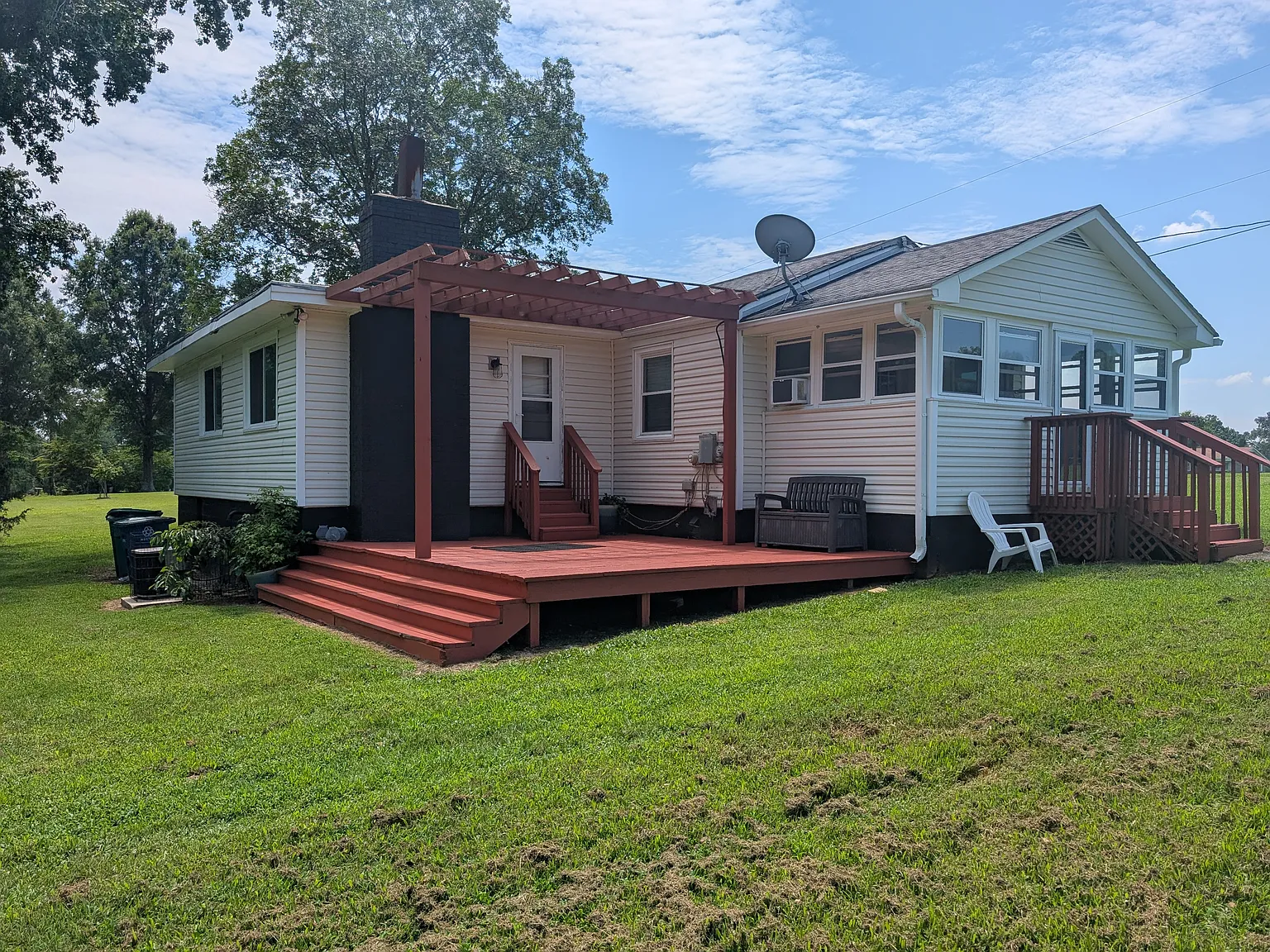 3 bed, 1600 sqft, $1,700 — Photo 3