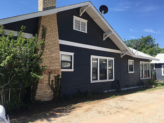 2nd image of 900 N Jackson Ave