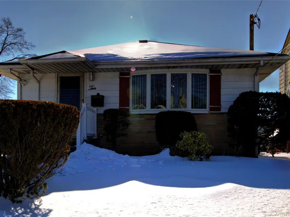 10 Taft Avenue, Hempstead, NY 11550