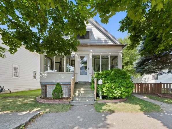 313 Hattie St, Marinette, WI 54143