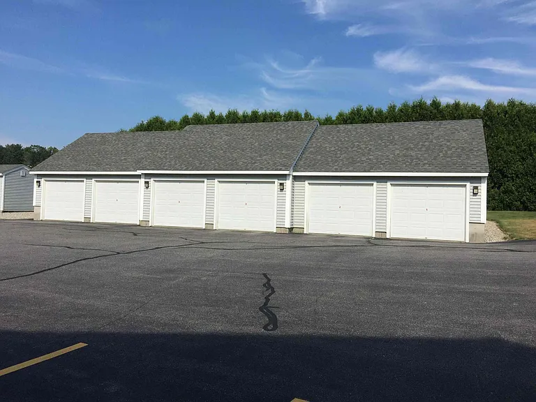 1 garage bay