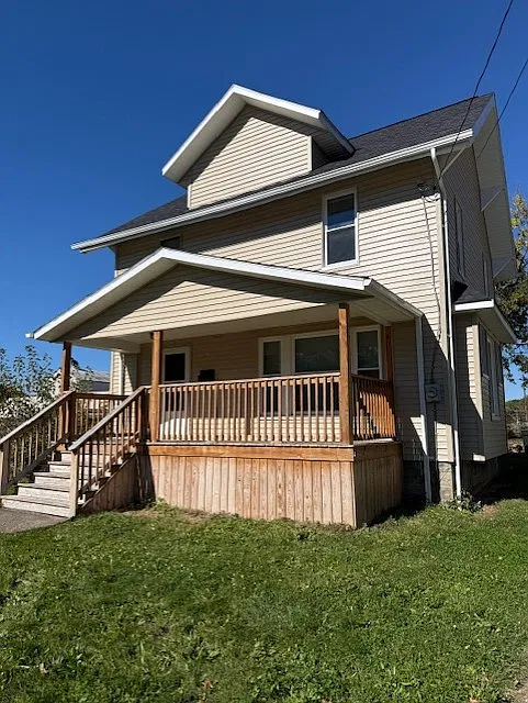 3 bed, 1248 sqft, $1,000 — Photo 1