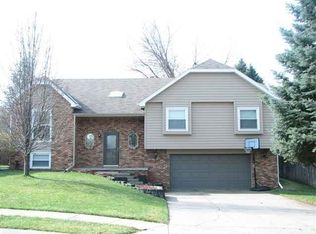 15613 Capitol Cir, Omaha, NE 68118