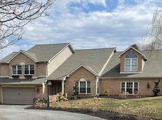 7 Amber Dr, Delta, PA 17314