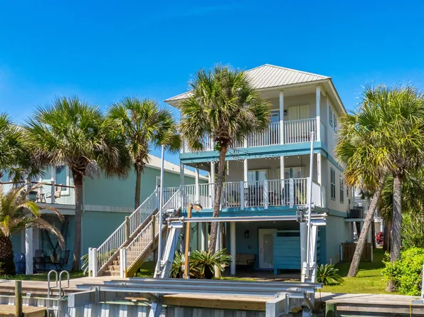 1406 Homeport Dr, Navarre, FL 32566