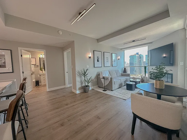 300 W Beech St #2202 — Photo 13
