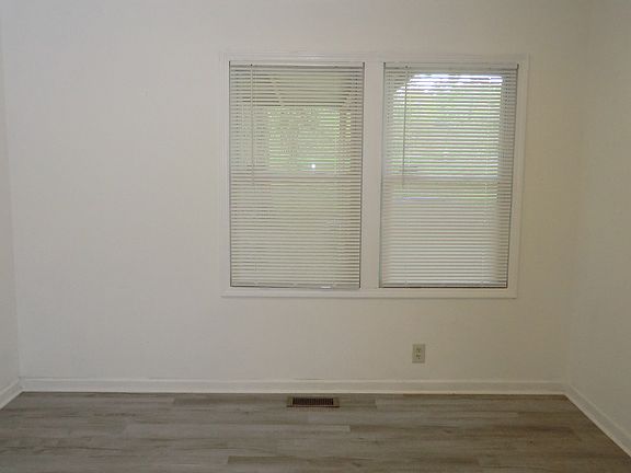 5th image of 1036 N Fork Dr #A