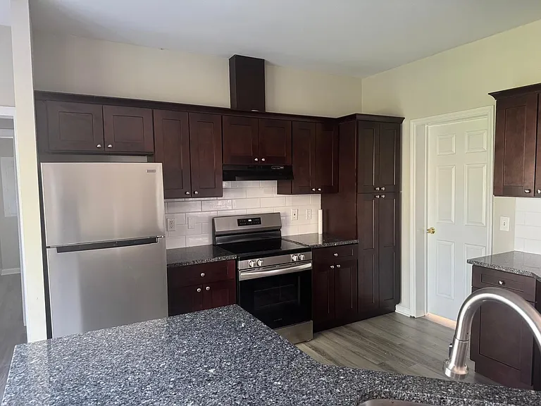 32 Southwind Dr — Photo 6