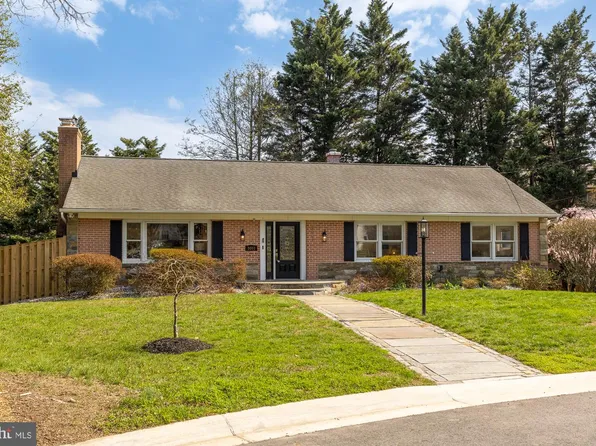 5001 Overlea Ct, Bethesda, MD 20816