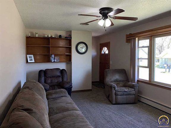 2nd image of 605 Railroad St