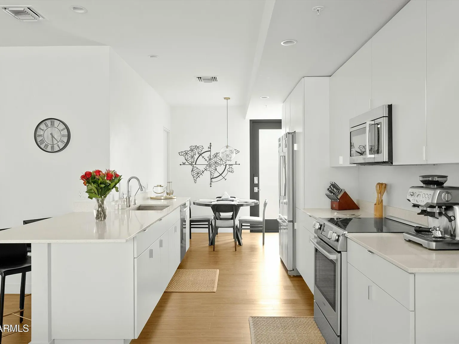 2 bed, 2.5 bath, 1463 sqft, $2,600 — Photo 3