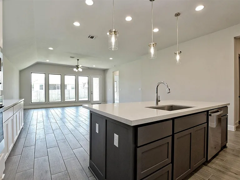 612 Jefferson Dr — Photo 12