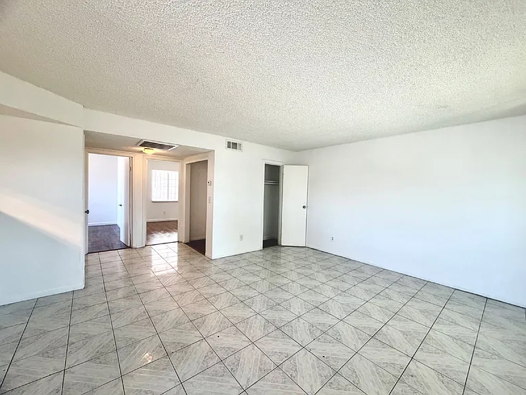 3427 E Cheyenne Ave #A — Photo 14