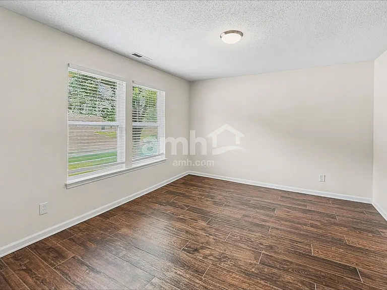 3 Lowell Ct — Photo 8
