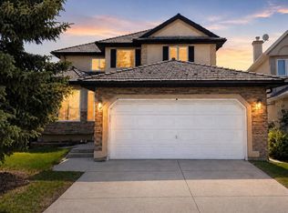 513 Sierra Madre Ct SW, Calgary, AB T3H 3M5