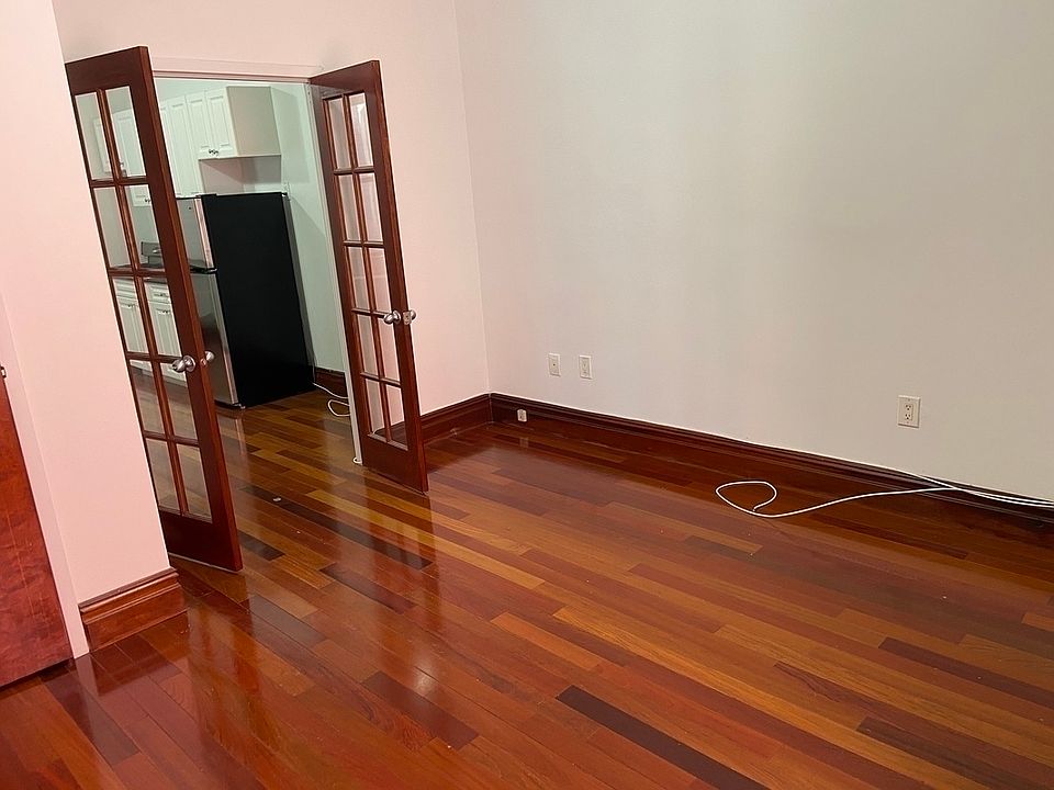 2nd image of 214 E 82nd St #1A