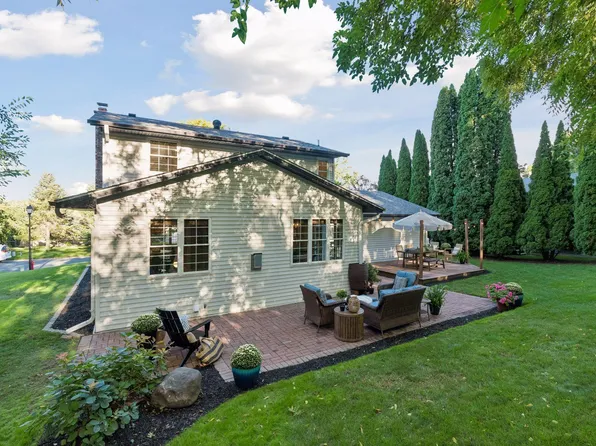 4275 Carlson Lake Ln N, Eagan, MN 55123