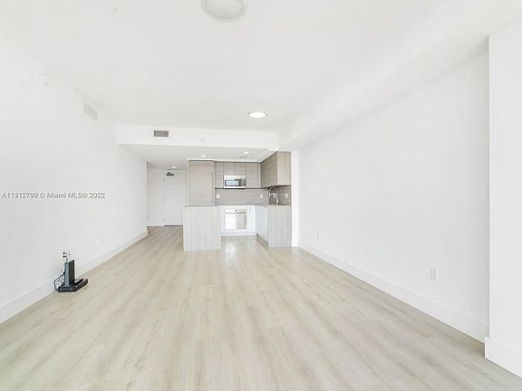 5th image of 400 Sunny Isles Blvd APT 706