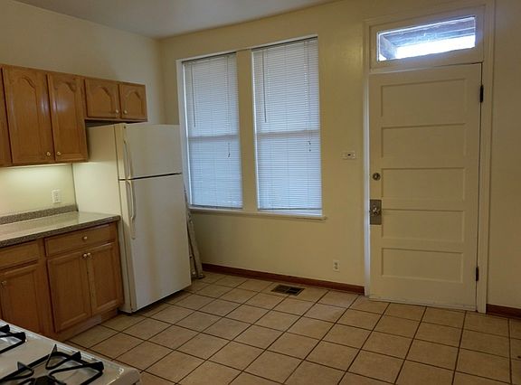 5th image of 3743 W Berteau Ave #1
