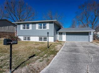 209 Saint Lo Dr, Fairview Heights, IL 62208