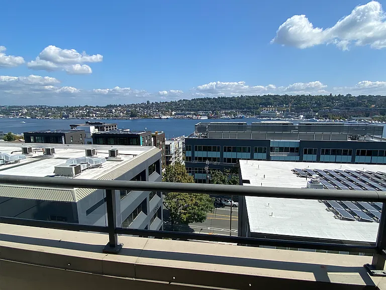 1504 Aurora Ave N #506 — Photo 3