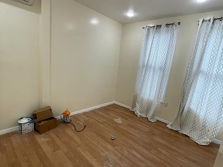 114 Essex St #1 — Photo 10
