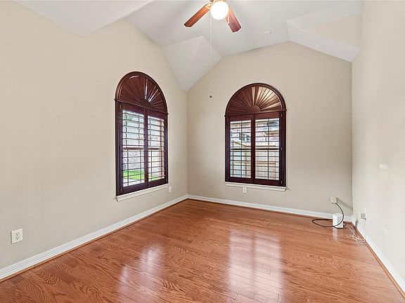 4th image of 8806 Emerald Shore Court