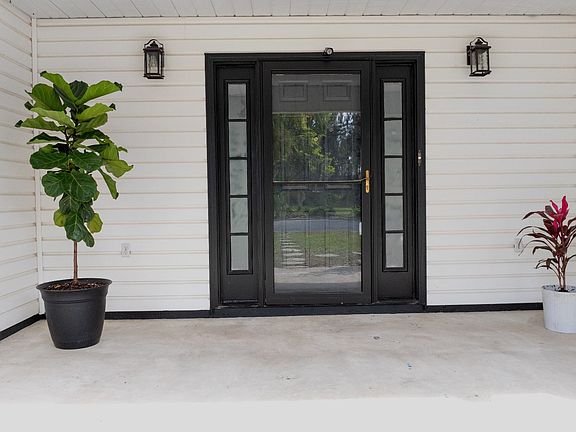 5th image of 373 NW Irma Ave