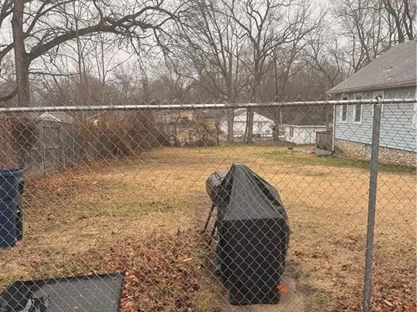 7015 Bellefontaine Ave, Kansas City, MO 64132