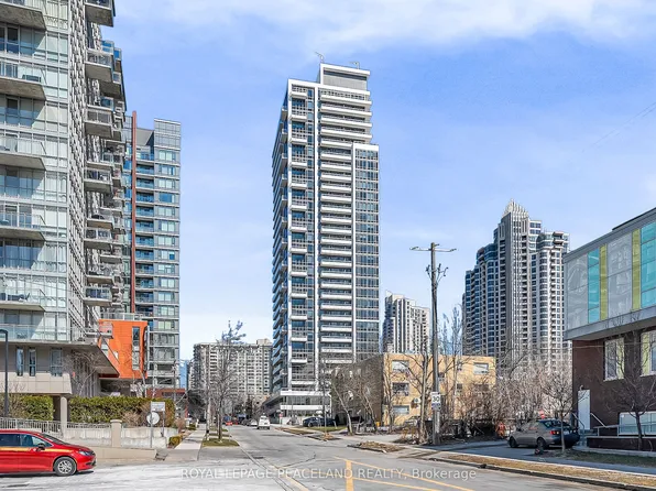 75 Canterbury Pl #1215, Toronto, ON M2N 0J3