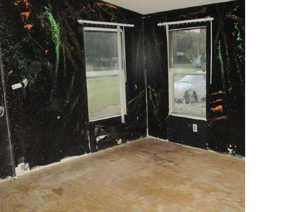 5th image of 2356 N Donovan Ave