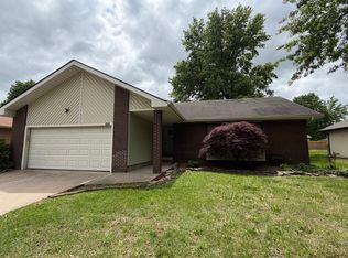 212 Raintree St, Nixa, MO 65714