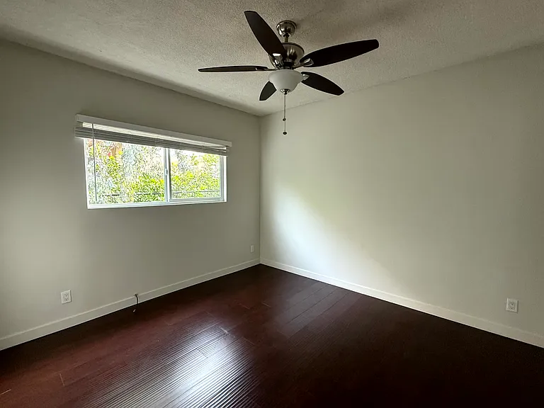 5044 W Maplewood Ave #8 — Photo 38