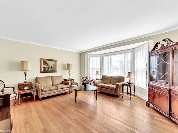 5th image of 1844 N 75th Ct
