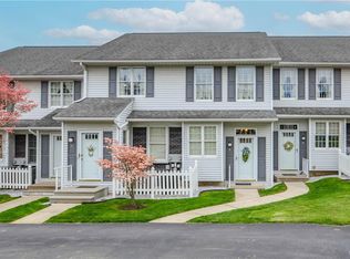 8 Lawnherst Ct, Easton, PA 18045