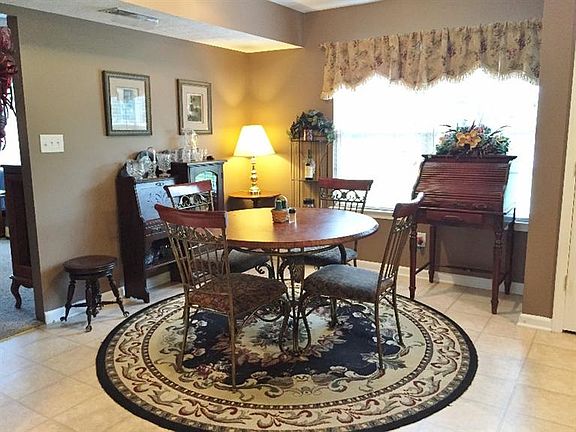3rd image of 264 Palm Hills Dr