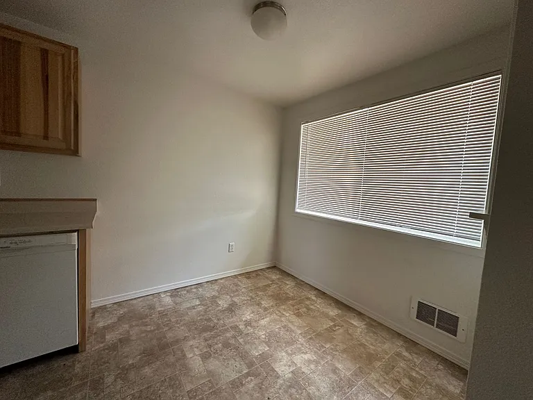 632 Van Ness Ave — Photo 4