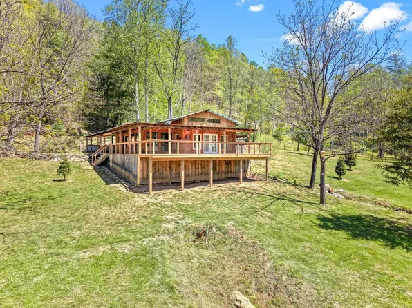 1813 Cedar Creek Farm, Tuckasegee, NC 28783