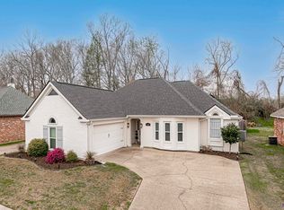 1112 Springlake Dr, Baton Rouge, LA 70810